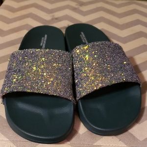 Size 8 green glitter American eagle slide sandal